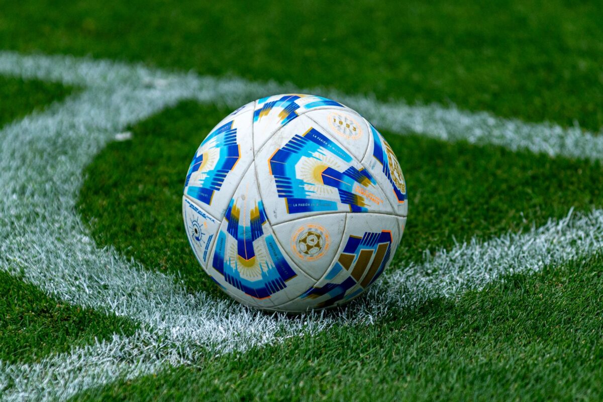 mercato psg rumeurs transfert pèsent